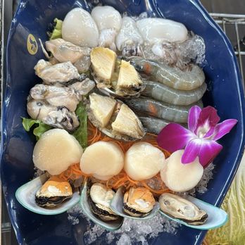 Liuyishou Hot Pot - Seafood platter - Hot Pot Near Me - San Mateo, California Liuyishou Hot Pot - Seafood platter - Hot Pot Near Me - San Mateo, California