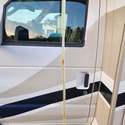 Pete's RV Center - Chesapeake - Weather stripping that was supposedly new and replaced before we picked-up yhe unit.