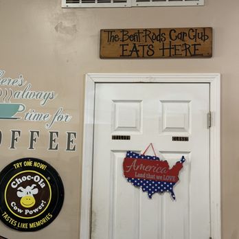 Lou's Diner - Decor - Diners Near Me - Cloverdale, Indiana Lou's Diner - Decor - Diners Near Me - Cloverdale, Indiana