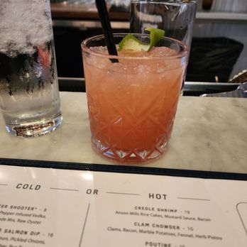 Pearlz Oyster Bar - Seafood Near Me - Charleston, South Carolina