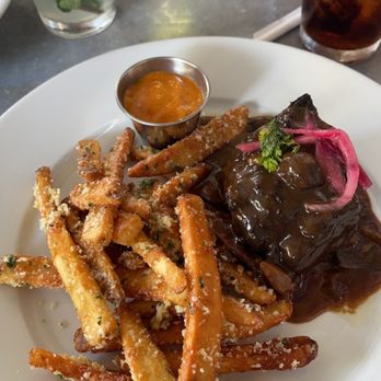 Cafe Orleans - Red Wine Braised Short Rib and Frites - Cajun/Creole Near Me - Anaheim, California