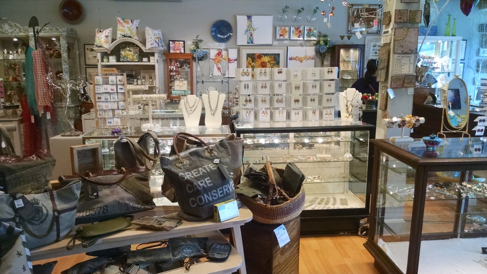 3 Monkeys Fine Gifts