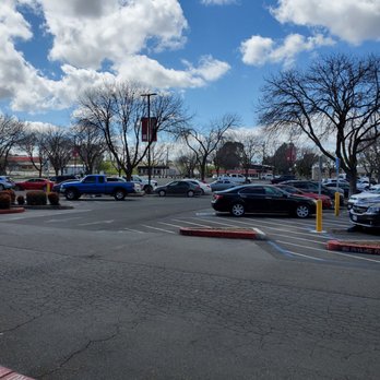 Raley's - Parking lot - Grocery Near Me - Oroville, California Raley's - Parking lot - Grocery Near Me - Oroville, California