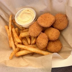 Pucker Up Old Skool Lemonade - Chicken nuggets