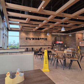 Burger King - Dining room - Fast Food Near Me - Grove City, Ohio