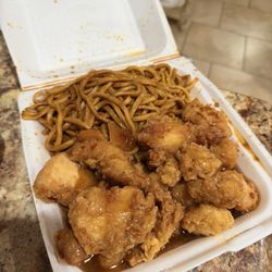 Lucky House - 37. General or Orange Chicken with white meat and lo mein noodles! Delicious