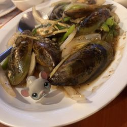 Bamboo House - Mmm Mussels with ginger and scallions. Very slurpy and yummy