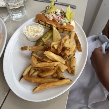 Rod's Tavern - Lobster Roll - New American Near Me - Sea Girt, New Jersey Rod's Tavern - Lobster Roll - New American Near Me - Sea Girt, New Jersey