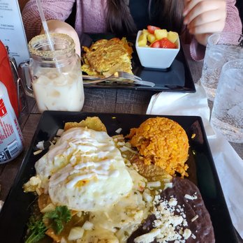 Pastores + Brunch - Chilaquiles - Mexican Near Me - Chicago, Illinois Pastores + Brunch - Chilaquiles - Mexican Near Me - Chicago, Illinois