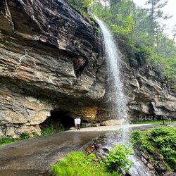 Bridal Veil Falls - A beautiful waterfall that requires absolutely no hiking!!!