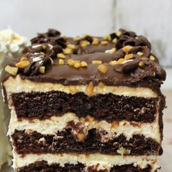 Edita's Cakes - Snickers cake