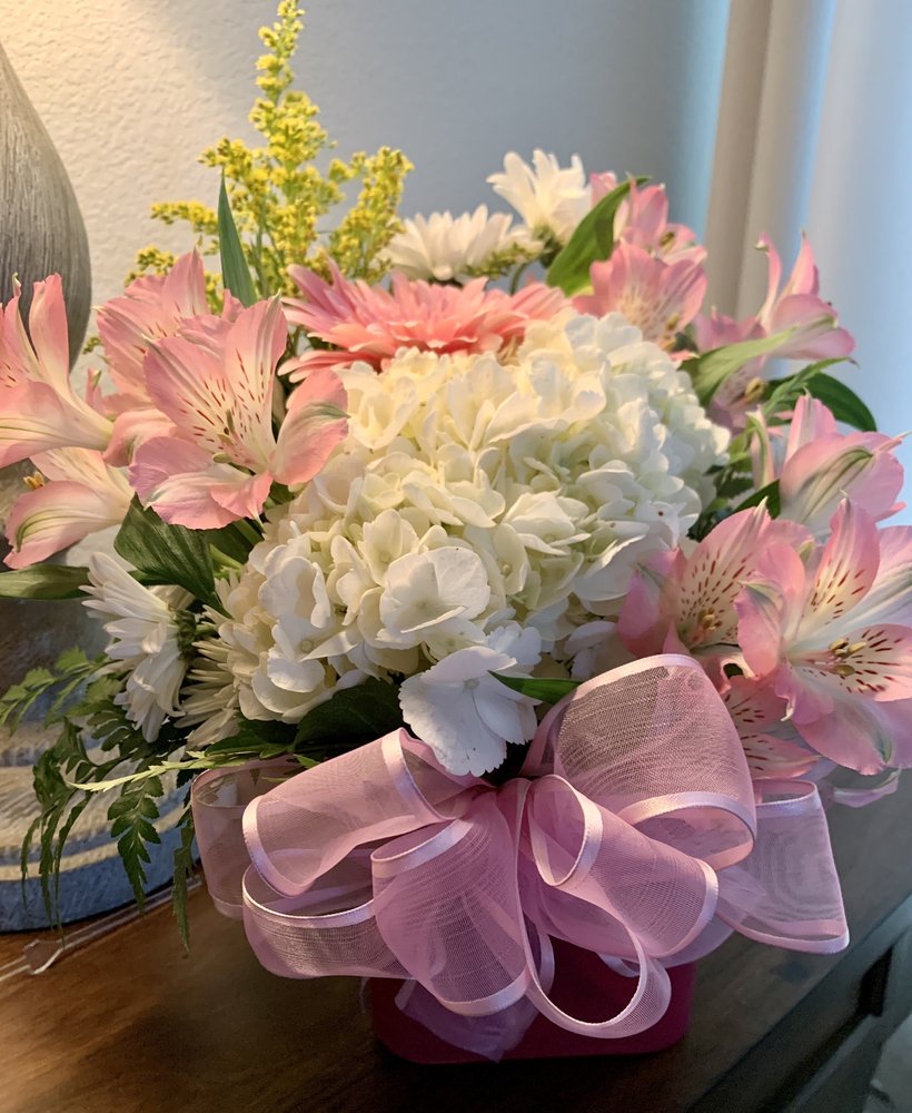 SPRINGTOWN FLOWER SHOP Updated September 2024 21 Photos 311 East