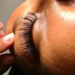 HighEndLash Lounge