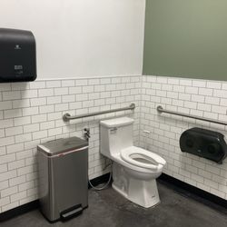 Lazeez Mediterranean - Bathroom