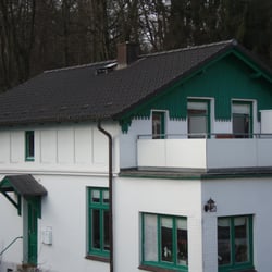 Lilly's Gästezimmer - Aussenansicht im traditionellen Grün