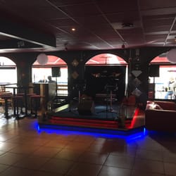 Kings Pub - Her er bilde av senen og terrassen i bakgrunn.  King's PUB.