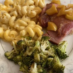 Cedar Hall - Honey ham with apple compote. Sides- macaroni cheese and roasted broccoli