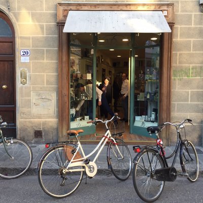 Profumeria L O Perfume Via Pietrapiana 44r Santa Croce Firenze Italy Phone Number Yelp