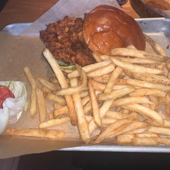 BJ's Restaurant & Brewhouse - Bj's Classic Chicken Sandwich - New American Near Me - Teterboro, New Jersey