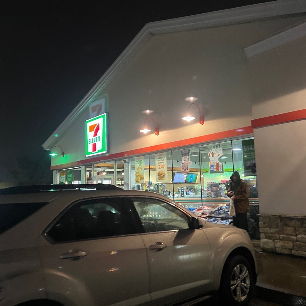 7-Eleven - a car parked in front of a fast food restaurant - Convenience Stores Near Me - Williamsville, New York