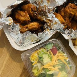 Wings On the Run - 6 Jumbo Wings Combo with salad