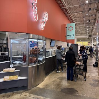 Uwajimaya - Hot food options - International Grocery Near Me - Bellevue, Washington