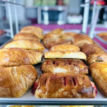 88 King - Plain croissant, strawberry croissant and cream cheese croissant - Chinese Near Me - Norwalk, California 88 King - Plain croissant, strawberry croissant and cream cheese croissant - Chinese Near Me - Norwalk, California