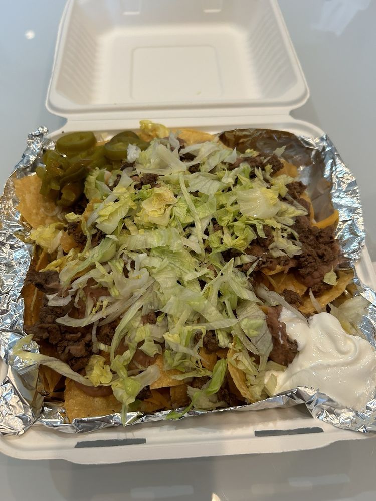 La Chaparrita Food Truck Logo