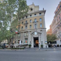 Grand Hotel Palace Rome - Surrounding Restaurants absolutely great, Tired of italian food go get some Mexican, Thai, or Sushi. Need a burger theirs the Hard Rock Cafe