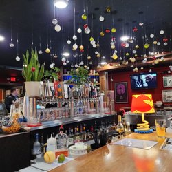 Fibonacci’s Pizzeria - Bar interior