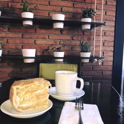 Apple Pie - Dining area