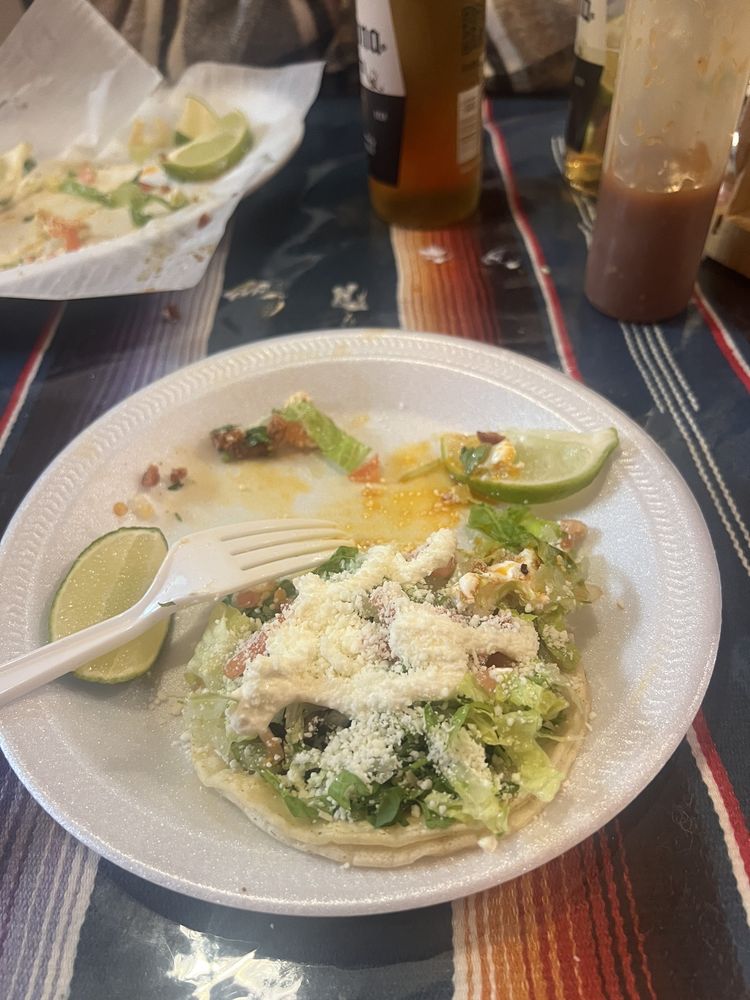 Los Tres Amigo Taqueria Inc