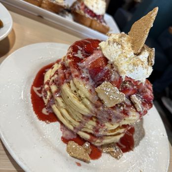 Honeybear Cafe - Strawberry Shortcake pancakes - Breakfast & Brunch Near Me - Chicago, Illinois
