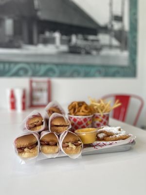 Walter's Hot Dogs by null