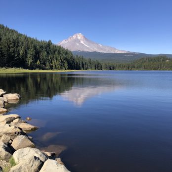 Trillium Lake Campground - Lakes Near Me - Trillium Lake, Oregon