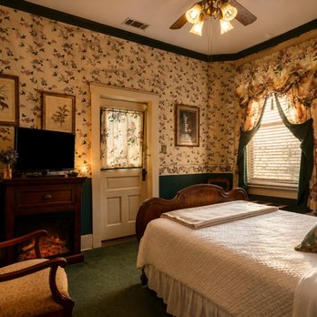 Four Winds Victorian Venue & Suites - Bed & Breakfast Near Me - Bonham, Texas Four Winds Victorian Venue & Suites - Bed & Breakfast Near Me - Bonham, Texas