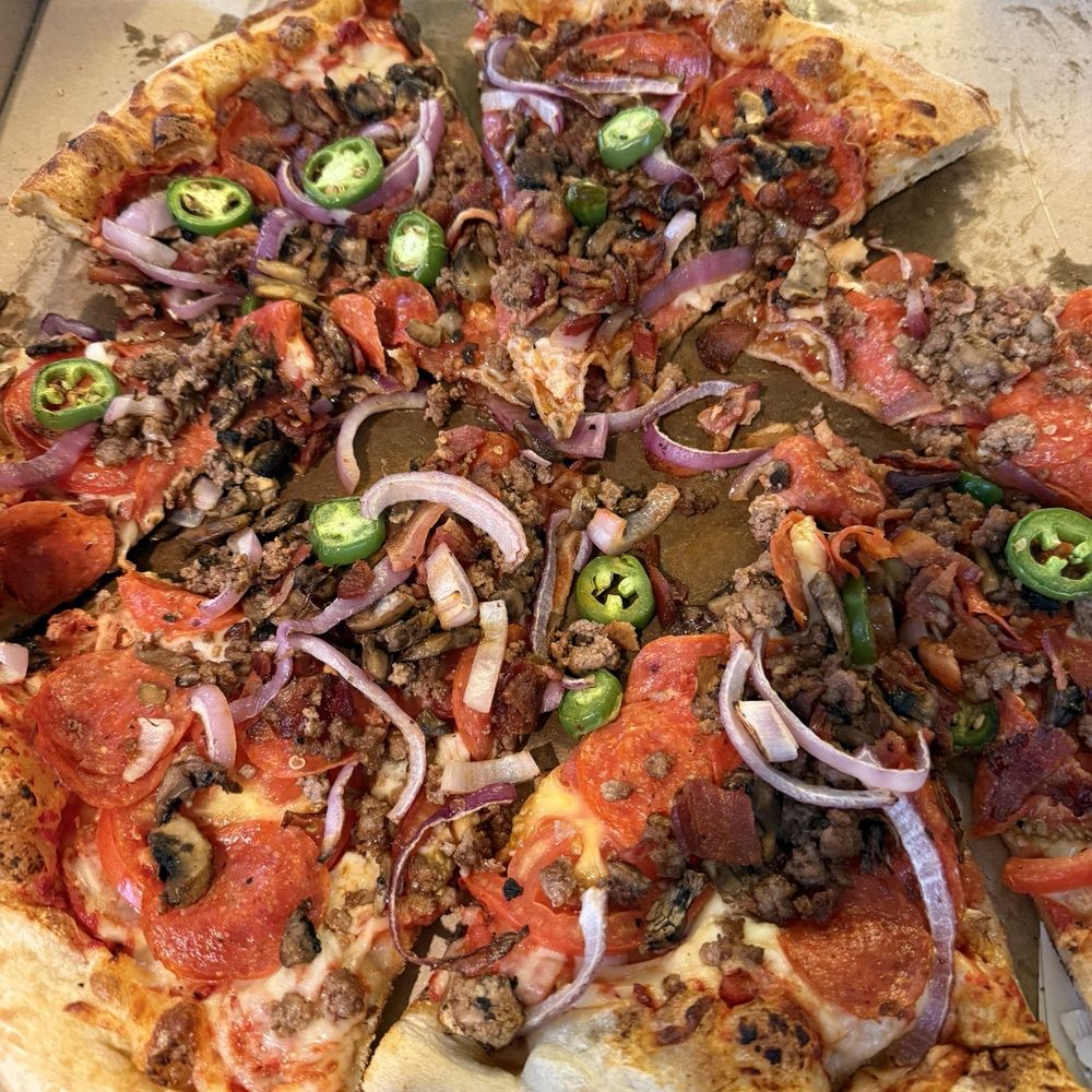 Parry's Pizzeria & Taphouse - Soggy greasy pizza - Pizza Near Me - Houston, Texas