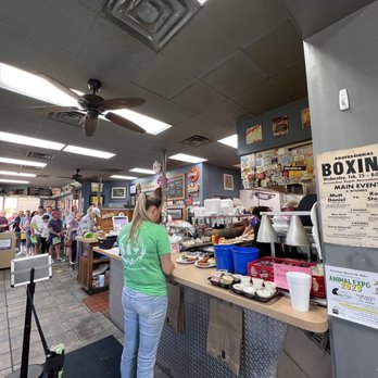 T-Rays - There is a server that runs everybody's food to them. You order at the counter. Please make sure you tip so that your brother gets - American Near Me - Fernandina Beach, Florida T-Rays - There is a server that runs everybody's food to them. You order at the counter. Please make sure you tip so that your brother gets - American Near Me - Fernandina Beach, Florida