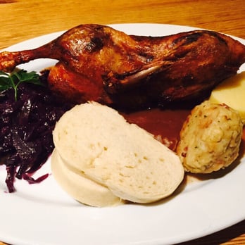 Wenzel Dresden-Königstraße - 1/2 duck with three different kind of dumplings and red cabbage. - Czech Near Me - Dresden, SN
