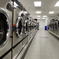 Colonial Springs Laundromat
