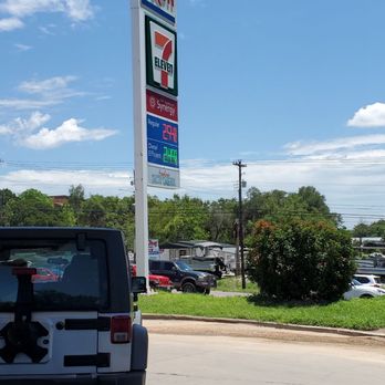 Exxon - Highway signage. - Gas Stations Near Me - AUSTIN, Texas