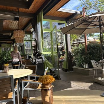 The Front Yard - Outside - Breakfast & Brunch Near Me - North Hollywood, California