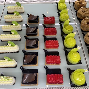 Bachour - Bakeries Near Me - Coral Gables, Florida