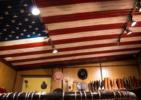 Divine Trash Vintage by null