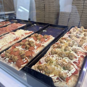 Sugo - Pizza choices by midday - Pizza Near Me - Costa Mesa, California