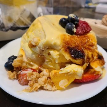 Motto Tea Cafe - Creme brulee souffle pancake - Desserts Near Me - Pasadena, California Motto Tea Cafe - Creme brulee souffle pancake - Desserts Near Me - Pasadena, California