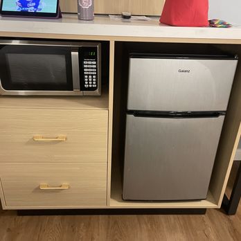 Super 8 by Wyndham Sturbridge - microwave and fridge - Hotels Near Me - Sturbridge, Massachusetts Super 8 by Wyndham Sturbridge - microwave and fridge - Hotels Near Me - Sturbridge, Massachusetts