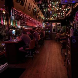 Gene's - Inside and Bar Area