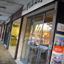 Pizza Gegè - Anche l'insegna ricorda qualcuno, bianca e verde...