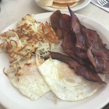 The Pancake Chef - Bacon, Hashbrowns, Pankcakes and Over-medium Eggs - American Near Me - SeaTac, Washington